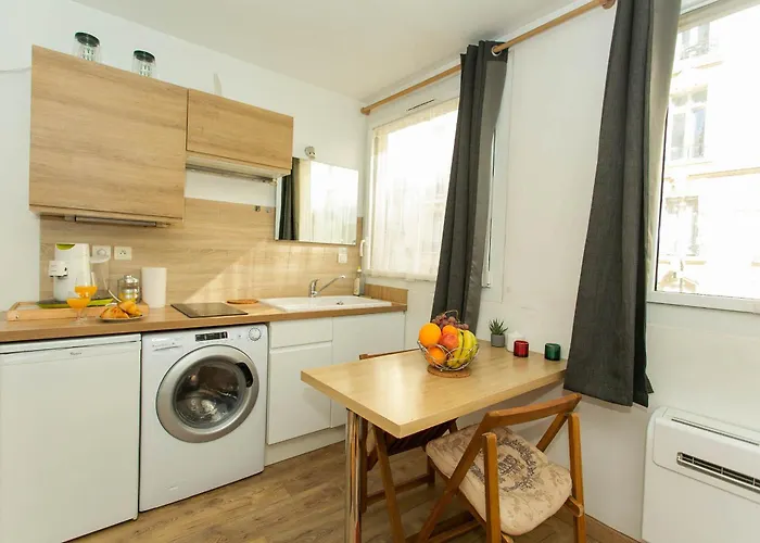 Apartamento Bnbnova - Champs Elysees & Arc De Triomphe Paris
